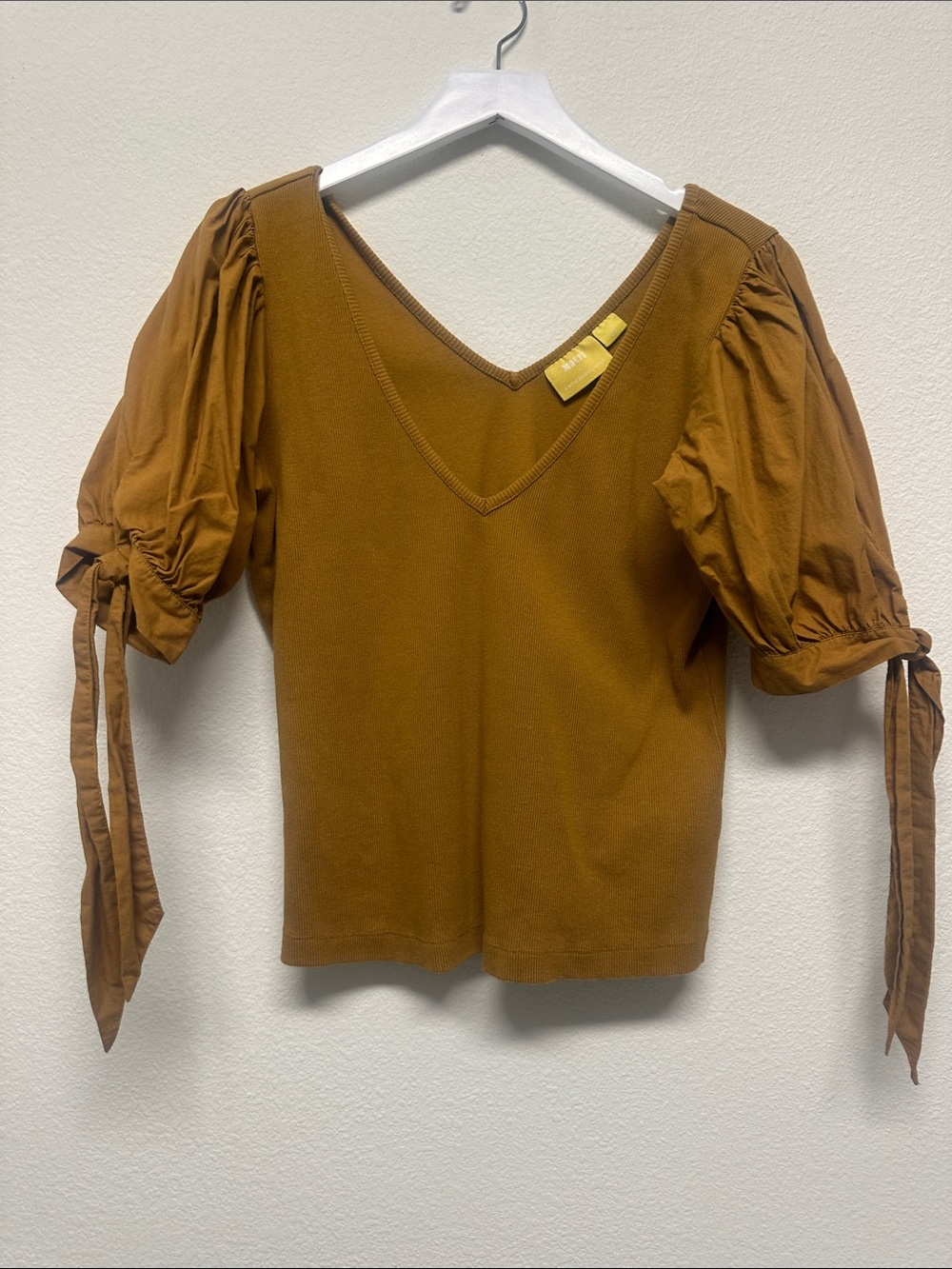 Maeve Anthropologie Puff Sleeved Top Womens Ribbed Knit V Neck Golden Yellow‎ LP